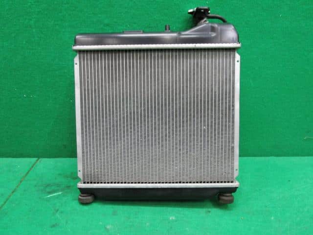 ラジエター フィット GK系 L13B 13-20 ホンダ アルミ製 ラジエーター NISSENS 606707 ラジエーター ホンダ フィット GR5 L13B AT 2020年02月〜 AT車用 参考純正