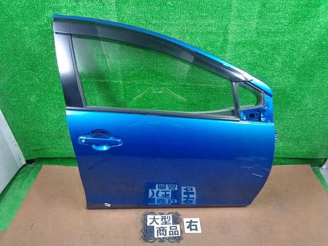 アクア アクア DAA-NHP10 右フロントドアASSY 040 67001-52590 | sport