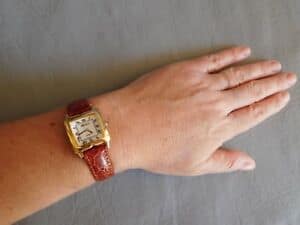 New]bracelet marron plaque quartz rodania montre bracelet cuir marron carre  plaque dore or femme quartz watch - BE FORWARD Store