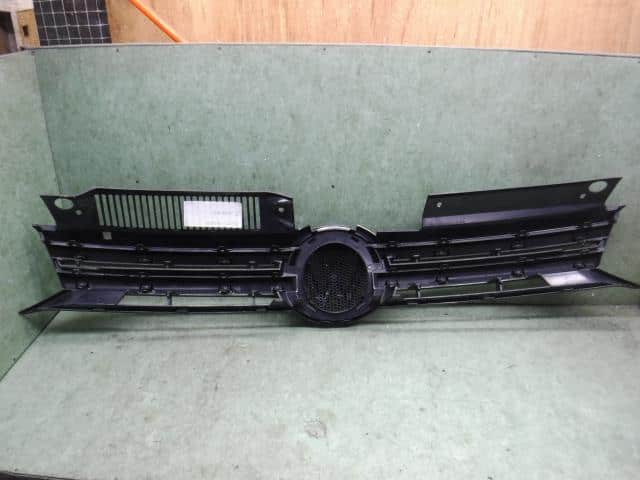 Used]VW Golf 1KCBZ Front Grille 5K0853651 - BE FORWARD Auto Parts