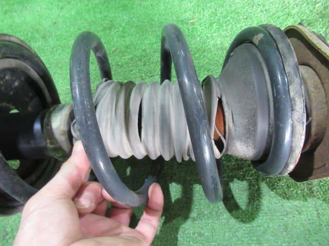 Used]Front Right Strut TOYOTA Voltz 2002 UA-ZZE138 48510A9260 - BE 