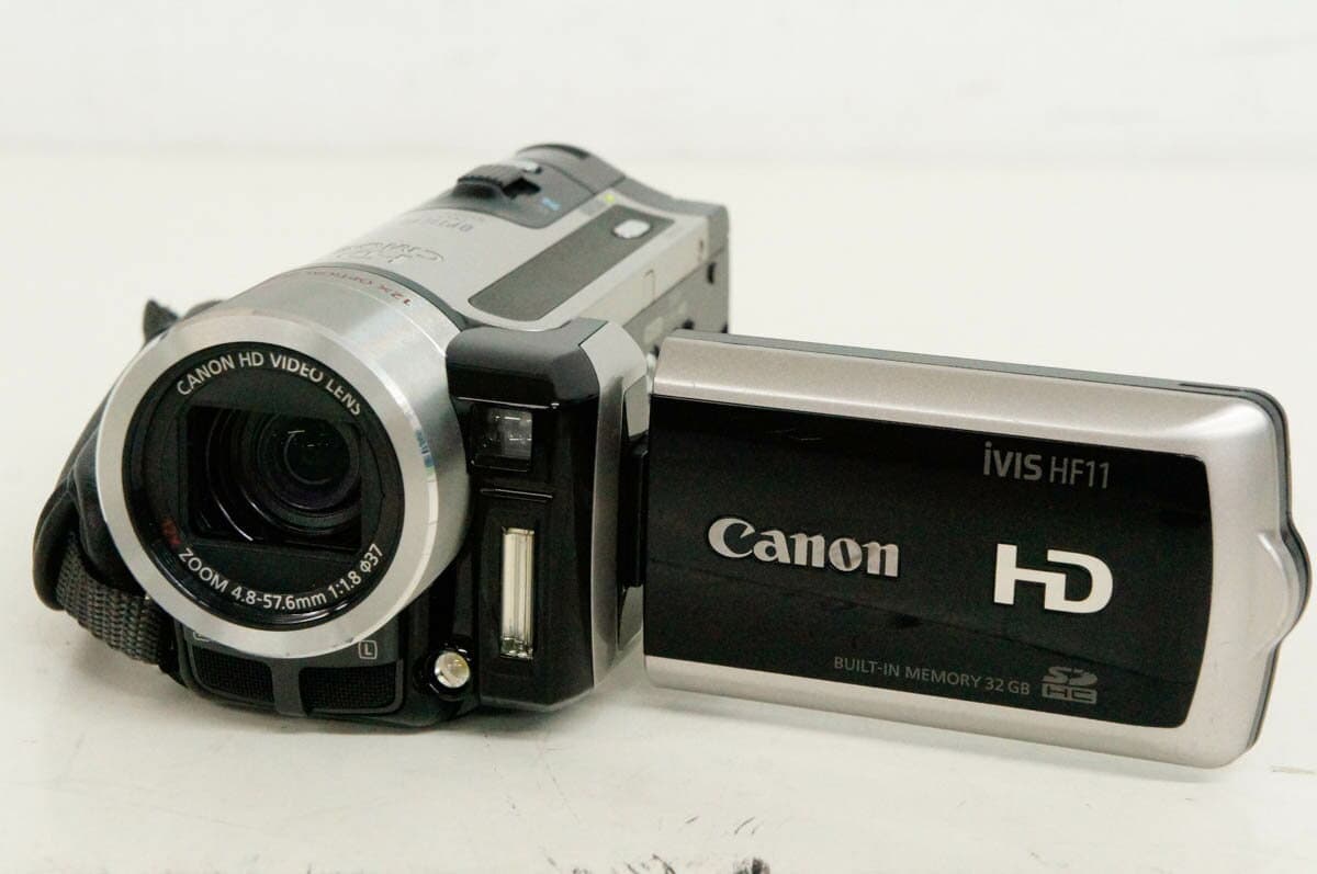 Used]CANON Canon HD digital video camera memory type iVIS HF11