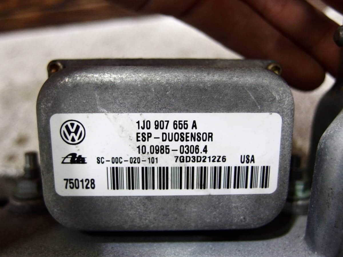 [Used]VW Golf 4 ESP sensor ESP-DUOSENSOR 1J0907655A 1J2907637E 2003 1JAUM  1J 5HB GTi right-hand drive - BE FORWARD Auto Parts