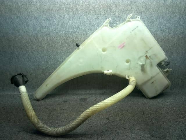 Used]Windshield Washer Tank BMW 1 Series 2005 GH-UF16 61677238667
