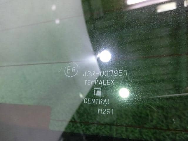 Used]Every DA64V Rear Windshield Back Window Glass 8457068H20 - BE