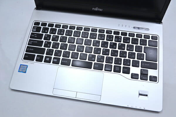 Used]Full HD SSD mobile FUJITSU LIFEBOOK S936/PX Core i5 6,300 U