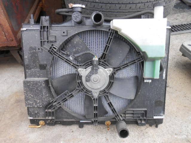 Used]AD/NV150AD VY12 radiator 21460ED000 BE FORWARD Auto Parts