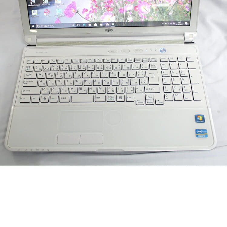 Used]Fujitsu FUJITSU FMV LIFEBOOK AH56/E FMVA56EWG Urban White