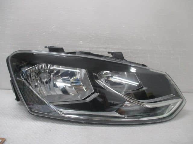 ポロ 6RCJZ 左LEDヘッドライトASSY 6C2 941 035 Used]VW Polo 6RCJZ Right Headlight 6C2 941 006 - BE FORWARD Auto Parts