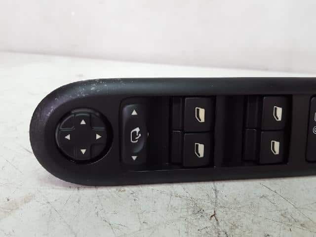 Used Power Window Switch Peugeot 3008 2015 93570 4f200 Be Forward Auto Parts