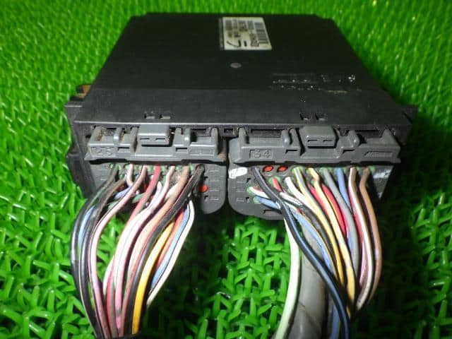 パーツ Carry DA63t Electric ECU 33920-67HP1 キャリイ キャリィ