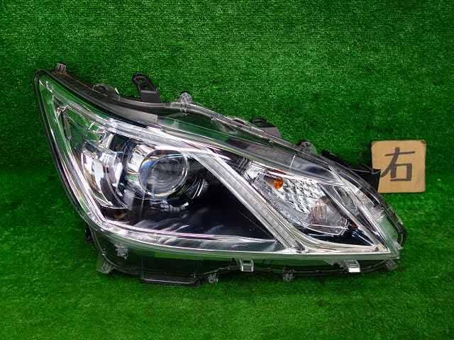 Used]Crown Royal AWS210 Right Headlight 8111030E40 - BE FORWARD