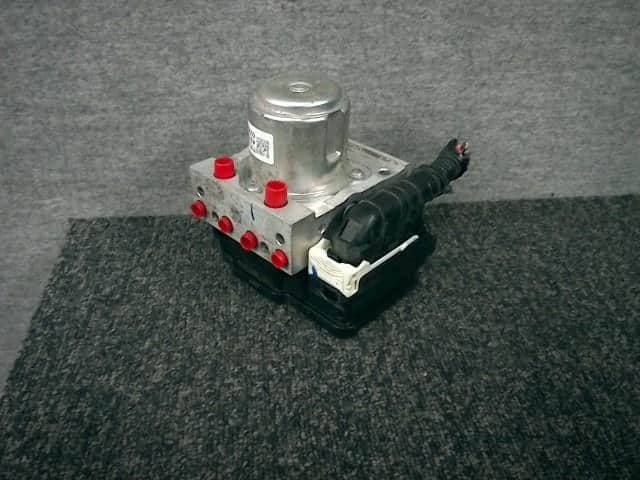 Used]ABS Actuator HONDA Vezel 2014 DBA-RU2 57110T7DJ04 - BE