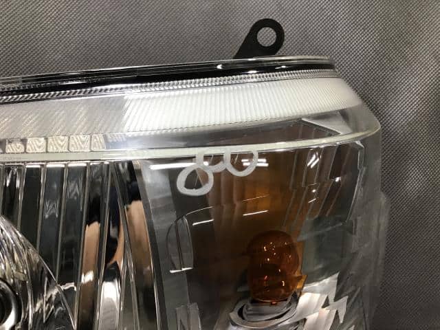Used]Left Headlight DAIHATSU Hijet 2016 EBD-S500P 81170B5120 - BE