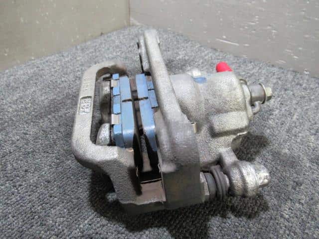 セレナ DBA-CNC25 右Rキャリパー 44001-CY70A c25 セレナ キャリパーの 