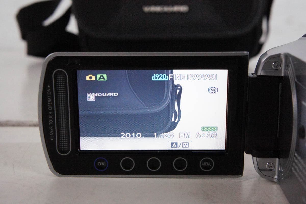 JVC Everio GZ-ＨM220 Used]JVC Victor Victor digital movie Everio GZ-HM220-S - BE