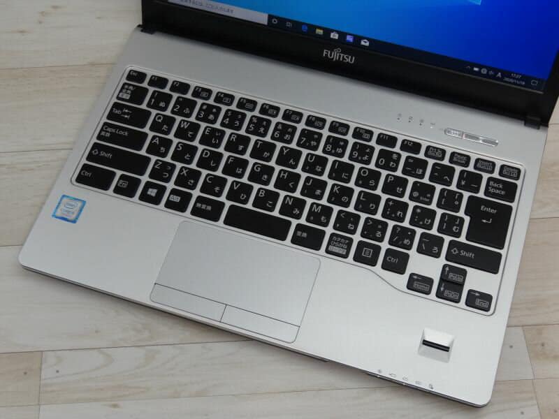 Used]B rank FUJITSU LIFEBOOK S937/P seventh generation i5 7,300 U