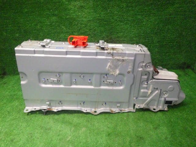Used]Battery TOYOTA Prius Alpha 2013 DAA-ZVW40W G951047110 - BE 