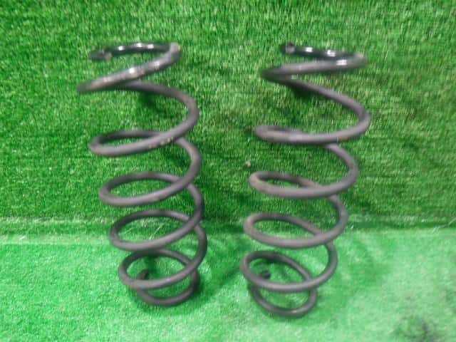 Used]Corolla Axio NZE164 Rear spring 4823112E01 - BE FORWARD
