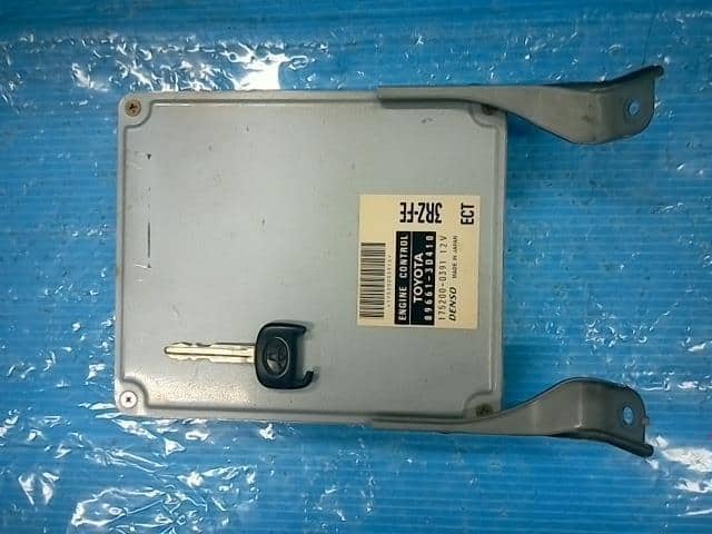 Used]Hilux Surf RZN180W Engine Control Unit / ECU 896613D410 - BE