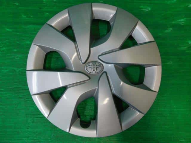 Toyota vitz deals wheel cover