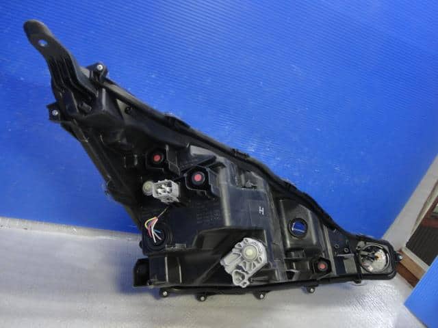 Used]Left Headlight TOYOTA Aqua 2018 DAA-NHP10 8110652M40 - BE
