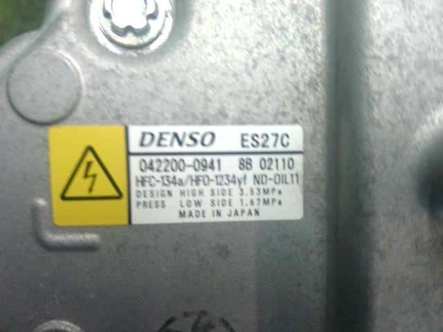 Used]A/C Compressor TOYOTA Voxy 2018 DAA-ZWR80W 8837028030 - BE