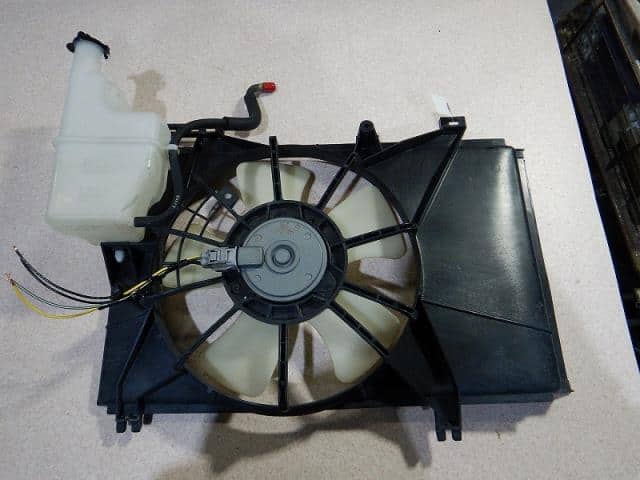 Used]Demio DE3FS fan motor ZJ3815025 - BE FORWARD Auto Parts