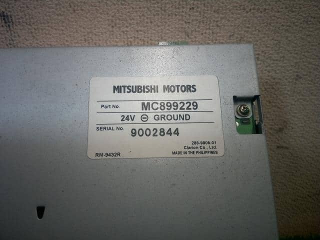 Used]Radio Mitsubishi Fuso Fuso tractor 2002 KL-FP50MDR MC899229
