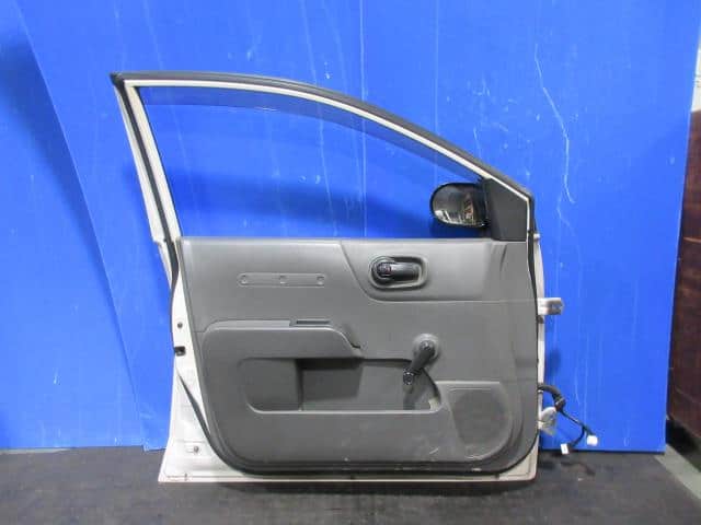 AD/NV150AD VY12 左フロントドアAssy シルバー　K23