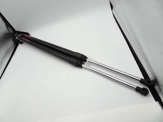 パーツ TOYOTA NOAH SR40 Rear Gate Damper Used]Tail Gate Damper TOYOTA Noah 2014 DBA-ZRR80G 689500W600 - BE