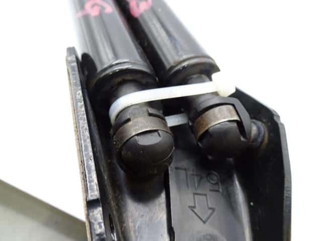 Used]Tail Gate Damper TOYOTA Noah 2014 DBA-ZRR80G 689500W600 - BE