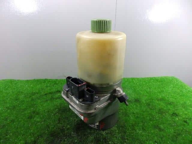 Used]VW Polo 6RCAV power steering vane pump 6R0423156B - BE FORWARD Auto  Parts