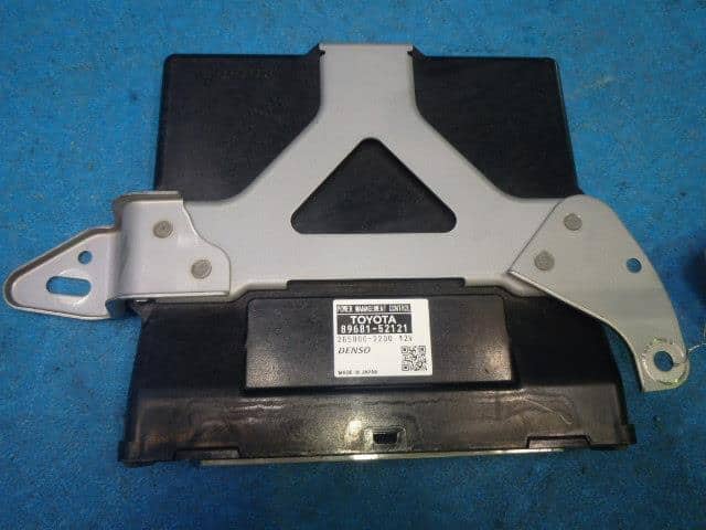 Used]Hybrid Control Unit TOYOTA Aqua 2013 DAA-NHP10 8968152121