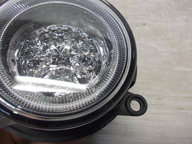 Used]Right Fog Light DAIHATSU Mira cocoa 2015 DBA-L675S 8121AB2010