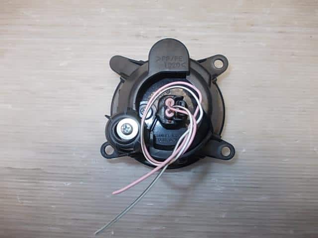 Used]Right Fog Light DAIHATSU Mira cocoa 2015 DBA-L675S 8121AB2010
