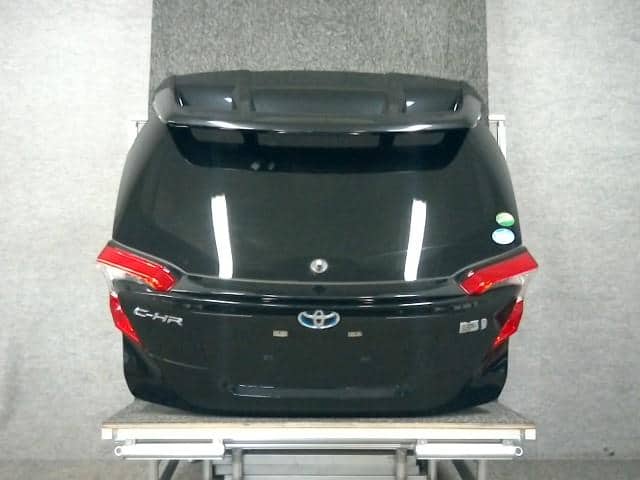 Used]Back Door Assembly TOYOTA 2017 DAA-ZYX10 6700510A10 - BE 