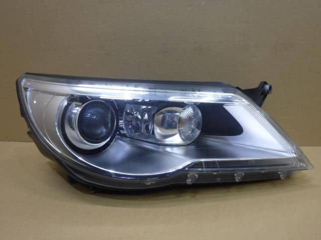 Used]Right Headlight VOLKSWAGEN Tiguan 2009 ABA-5NCAW - BE FORWARD Auto  Parts