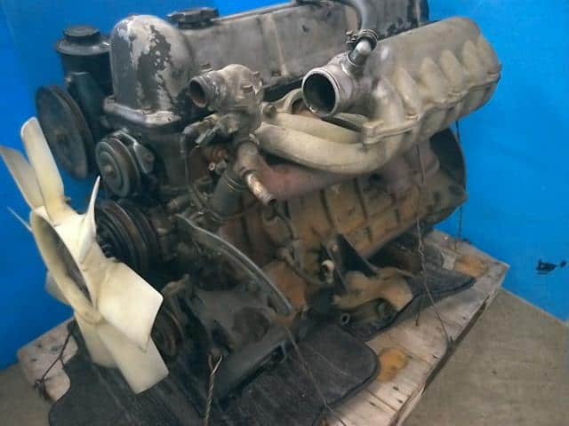 Used]LD28 Engine NISSAN Skyline 1984 N-ER30 1010B17510 - BE