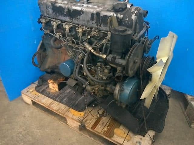 Used]LD28 Engine NISSAN Skyline 1984 N-ER30 1010B17510 - BE