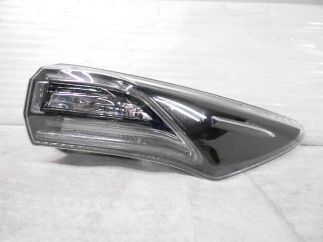 Used]Harrier ZSU60W Right Tail Lamp 8155148332 - BE FORWARD Auto Parts