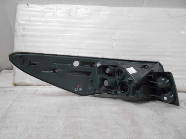 Used]Harrier ZSU60W Right Tail Lamp 8155148332 - BE FORWARD