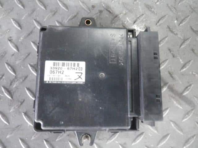 Used]Engine Control Unit SUZUKI Carry 2003 LE-DA63T 3392067H20
