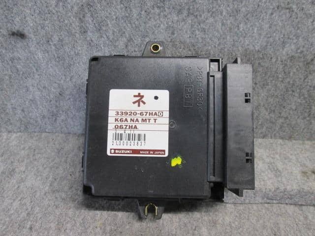 Used]Engine Control Unit SUZUKI Carry 2003 LE-DA63T 3392067HA0