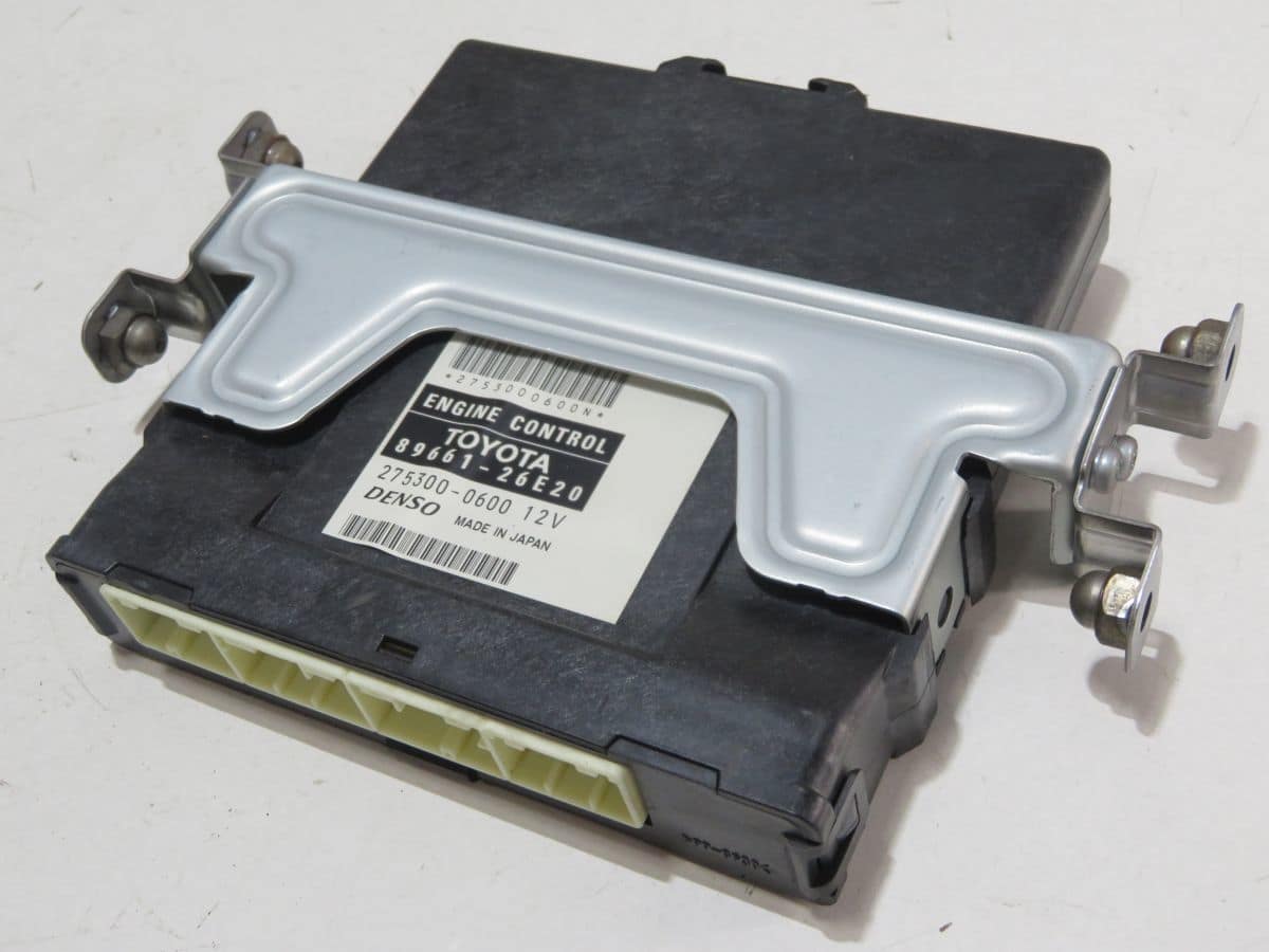 200ハイエースエンジンECU 89661-26F10