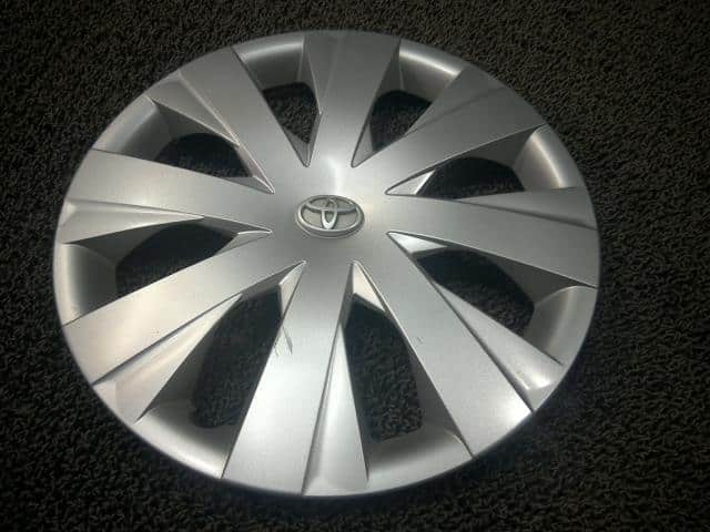 toyota corolla 2015 hubcap size