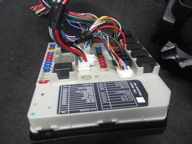 Used]Fuse Box NISSAN Serena 2008 DBA-CC25 IPDMｺﾝﾄﾛｰﾙﾕﾆｯﾄ