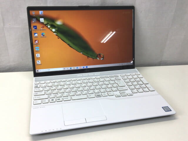 Used]FUJITSU LIFEBOOK AH53/D3 FMVA53D3WG [premium white