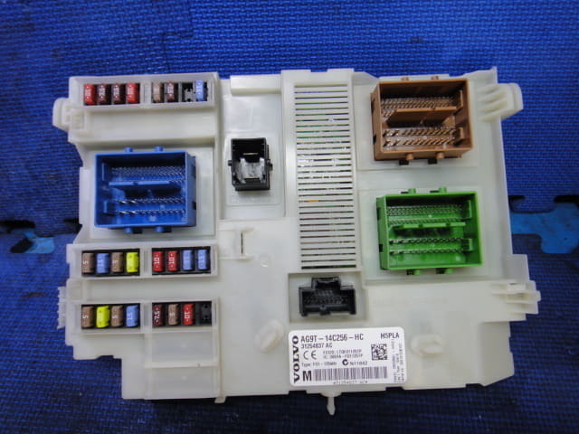 Volvo v70 sale fuses