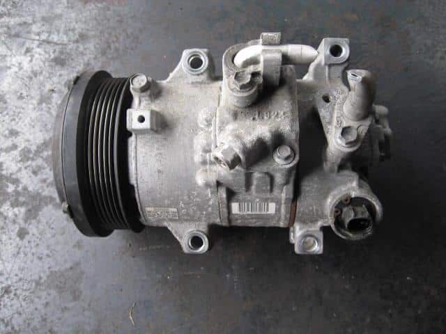 Used]A/C Compressor TOYOTA Isis 2012 DBA-ZGM10W 883101A770 - BE